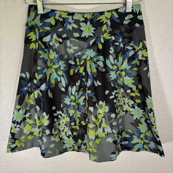 REI Black Floral Mini Skort Skirt Size Small Tennis Pickleball Golf - Picture 2 of 5